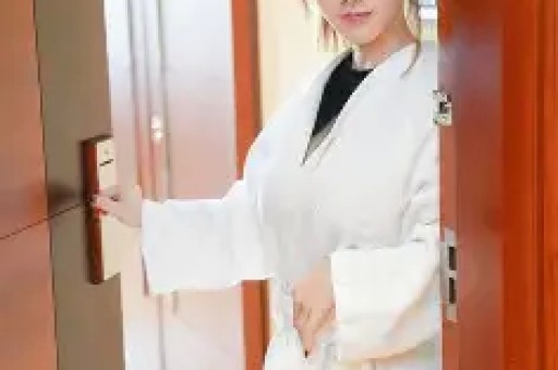 闫学晶直播翻车后人设塌陷账号被封代言终止道歉难挽回损失