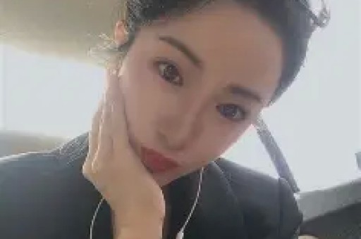 千万粉丝“网红”何秋亊：为什么别人是撞衫我是抄袭